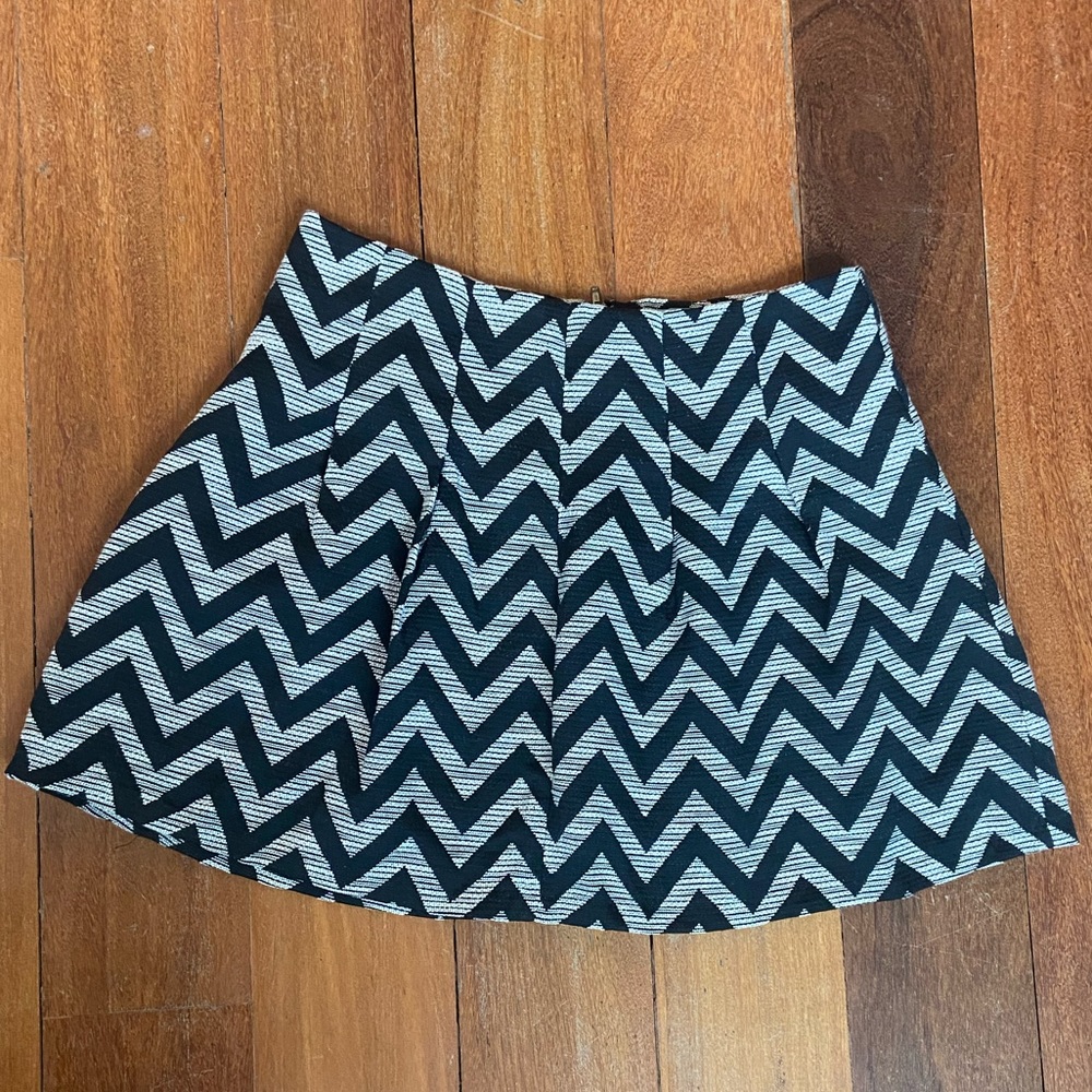 Skies Are Blue, Graphic Mini Skirt, Size M